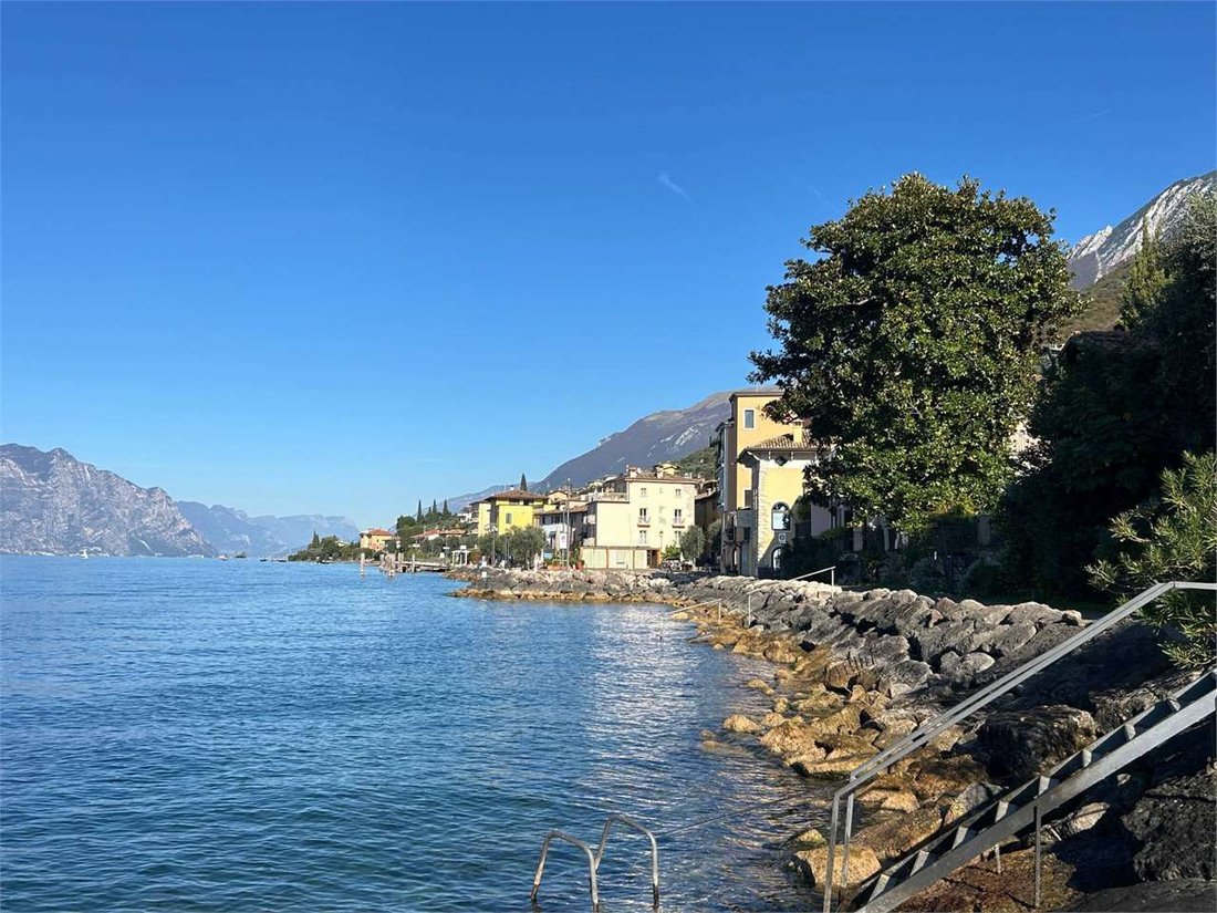 Villa in Brenzone sul Garda, Veneto, Italy 1 - 15176301