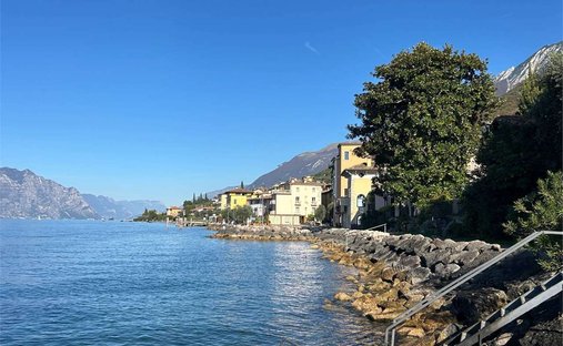Villa in Brenzone sul Garda, Veneto, Italy 1