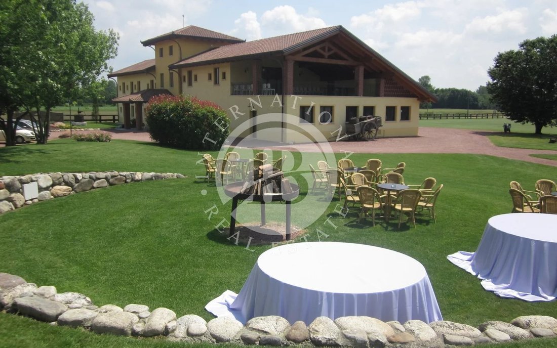 Exclusive Property With Park And Private Lake In Barengo, Piedmont ...