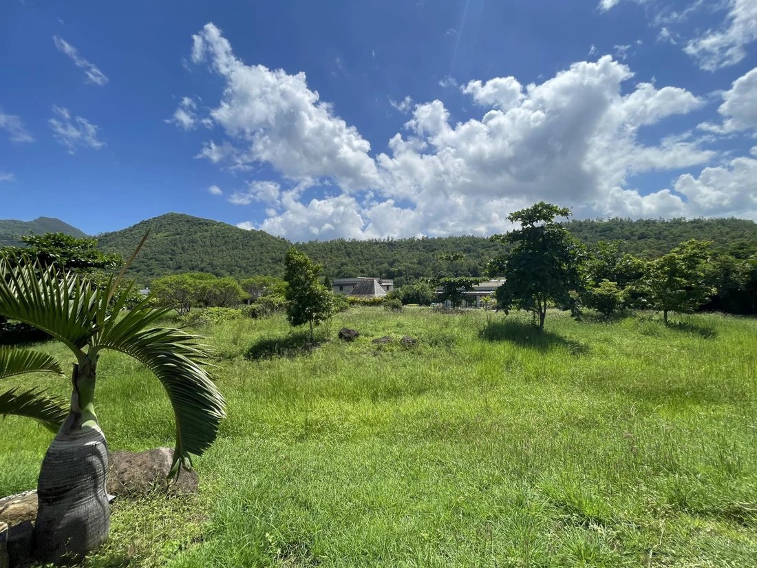 Villa in Black River, Rivière Noire District, Mauritius 2 - 13084472