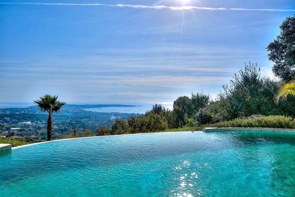 Villa in Cannes, Provence-Alpes-Côte d'Azur, France 1 - 12332273