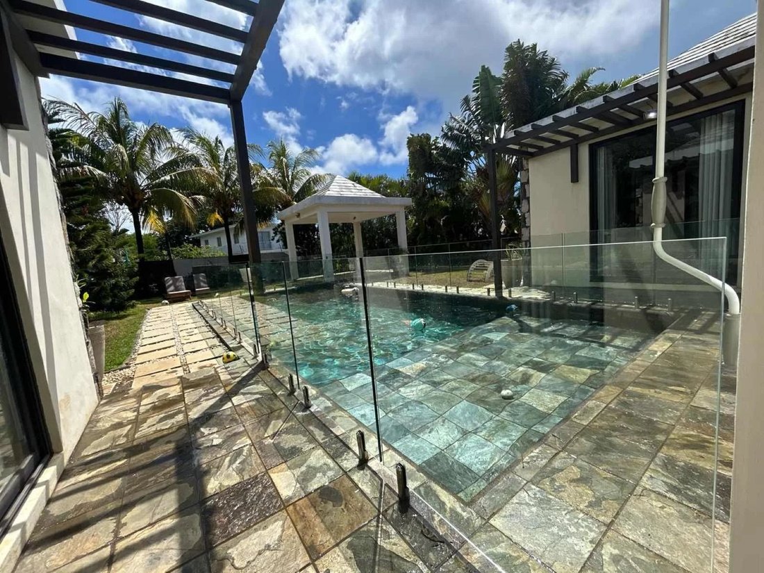 Villa in Cap Malheureux, Rivière du Rempart District, Mauritius 1 - 15176110