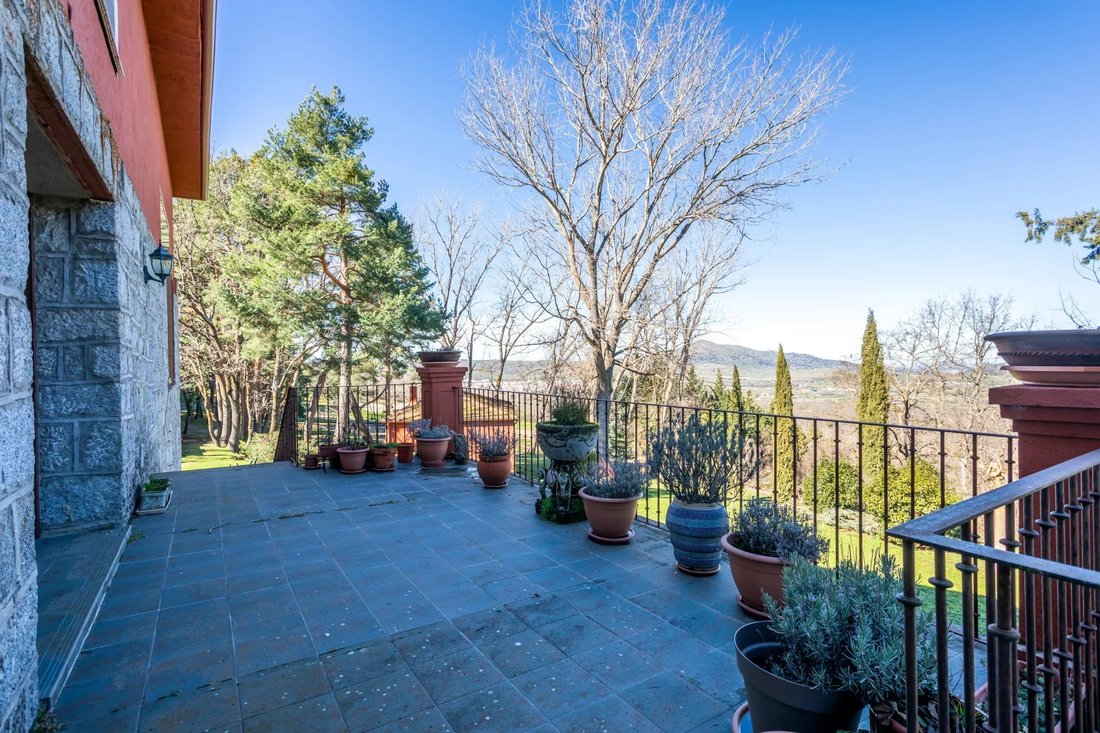 Estate in El Espinar, Castile and Leon, Spain 4 - 14284870