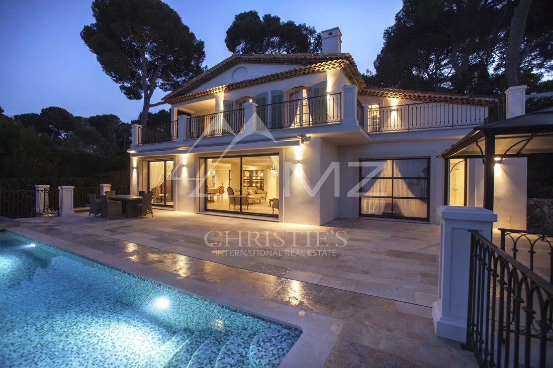 Villa in Antibes, Provence-Alpes-Côte d'Azur, France 1 - 14262265