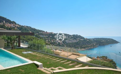 Villa in Village-Cros de Caste-Coupiere-Mont Gros, Roquebrune-Cap-Martin, France 1