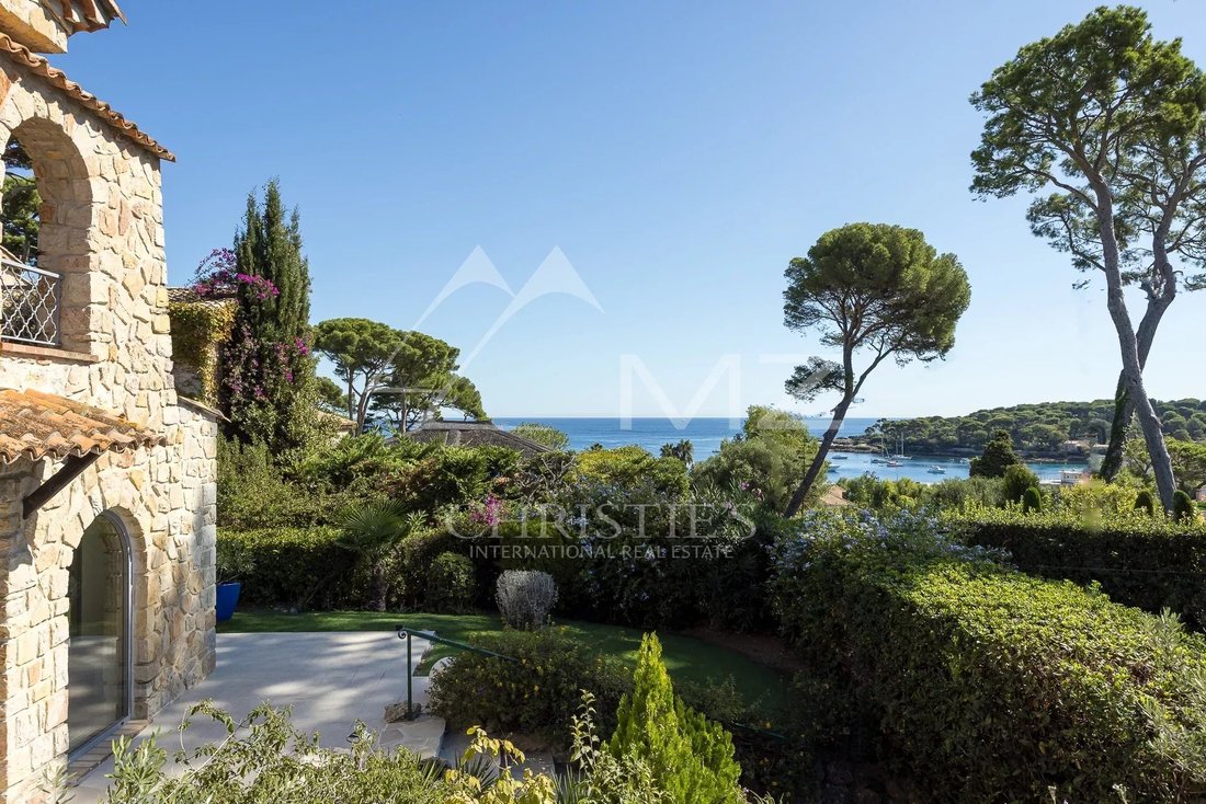 Villa in Antibes, Provence-Alpes-Côte d'Azur, France 4 - 11000684