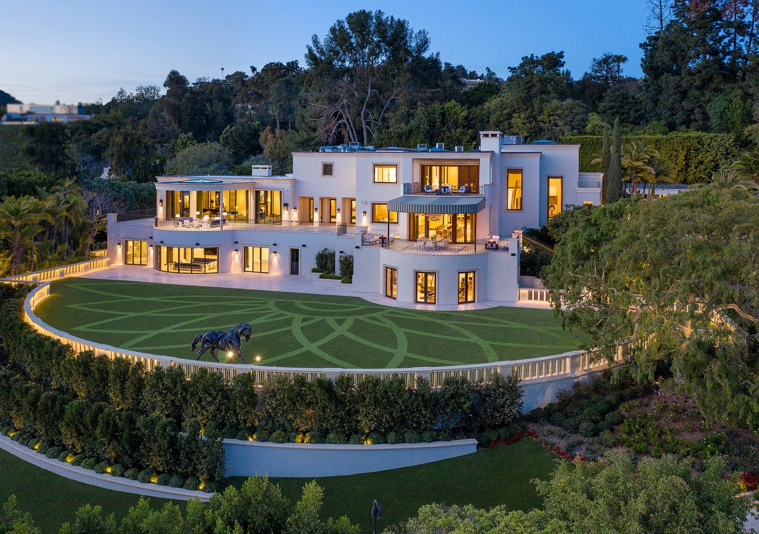 Estate in Beverly Hills, California, United States 1 - 15169089