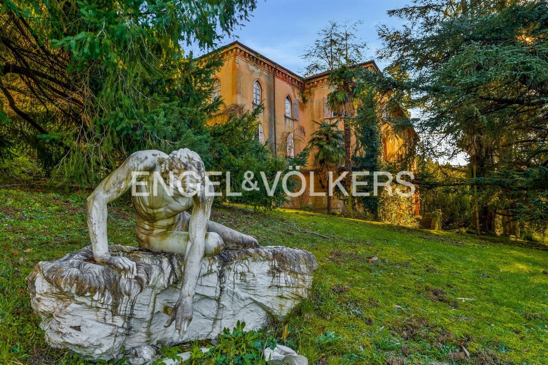 Villa in Fivizzano, Tuscany, Italy 1 - 15176707