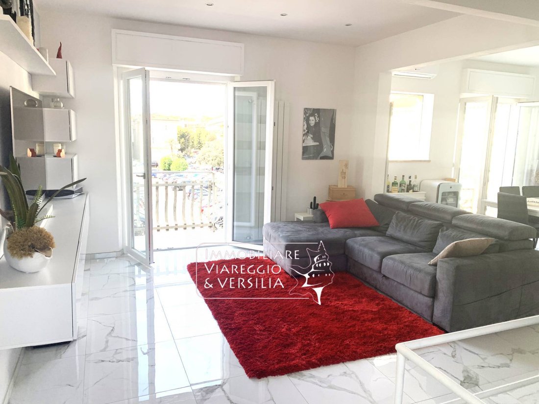 Apartment in Lungomare, Viareggio, Tuscany 4 - 15143589