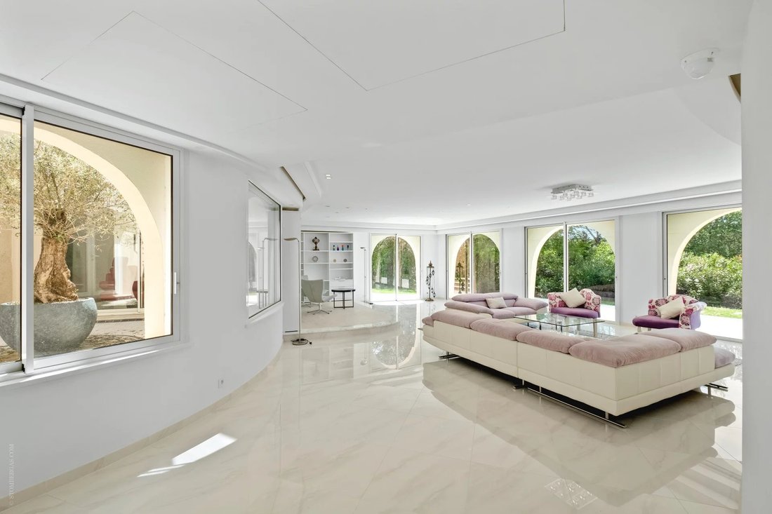 Villa in Mougins, Provence-Alpes-Côte d'Azur, France 4 - 14750609