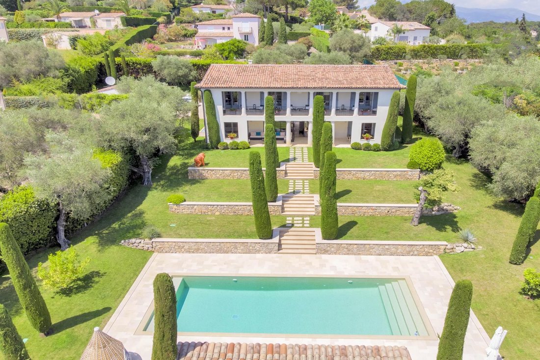Villa in Les Indes les-Groulles, Mouans-Sartoux, France 1 - 12112396