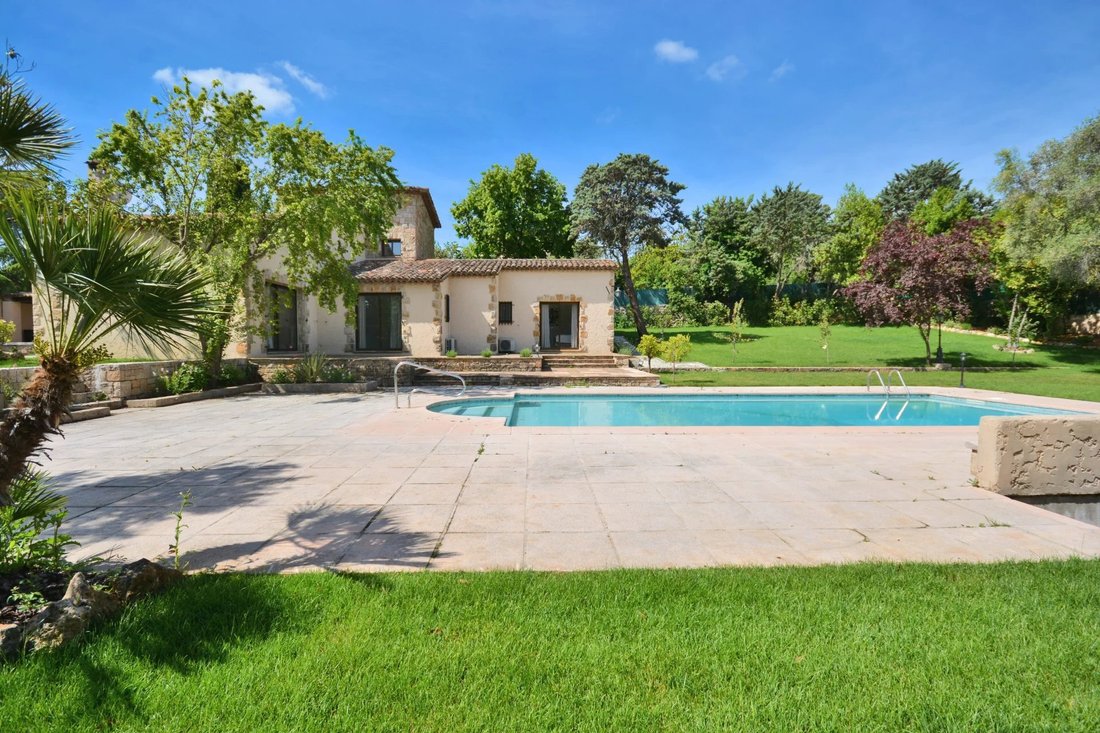 Villa in Valbonne, Provence-Alpes-Côte d'Azur, France 2 - 14305676