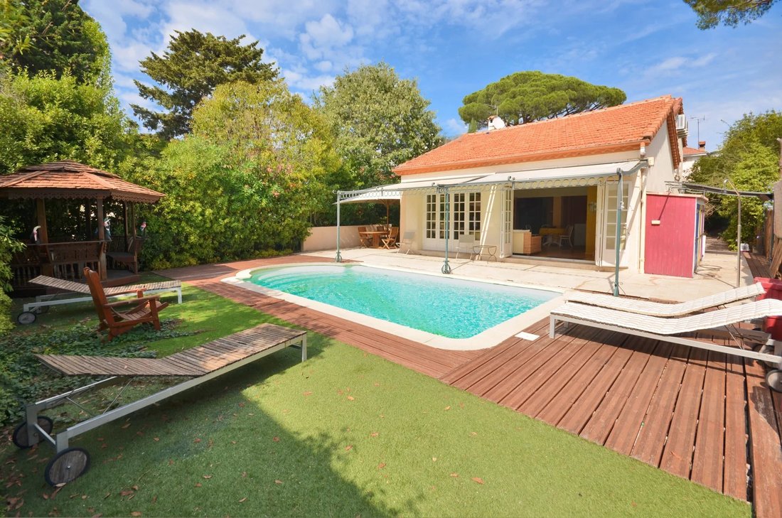 Villa in Antibes, Provence-Alpes-Côte d'Azur, France 1 - 12112345