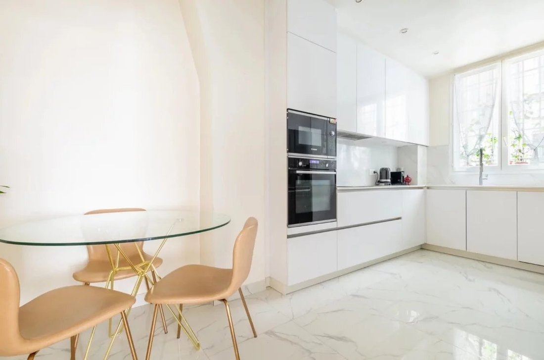 Apartment in Porte Dauphine, Paris 16e Arrondissement, Paris 4 - 13630847