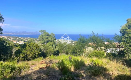 Land in Les Issambres, Roquebrune-sur-Argens, France 1