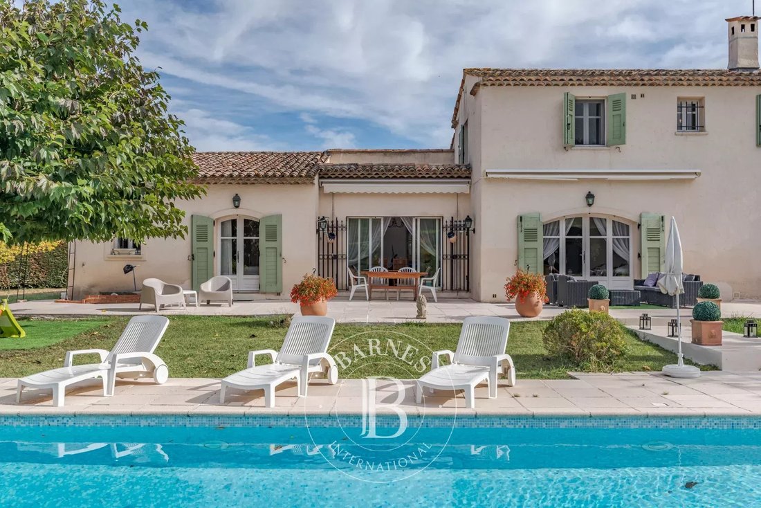 Villa in Châteauneuf-Grasse, Provence-Alpes-Côte d'Azur, France 3 - 12306683