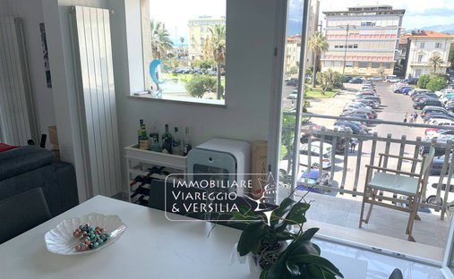 Apartment in Lungomare, Viareggio, Tuscany 1
