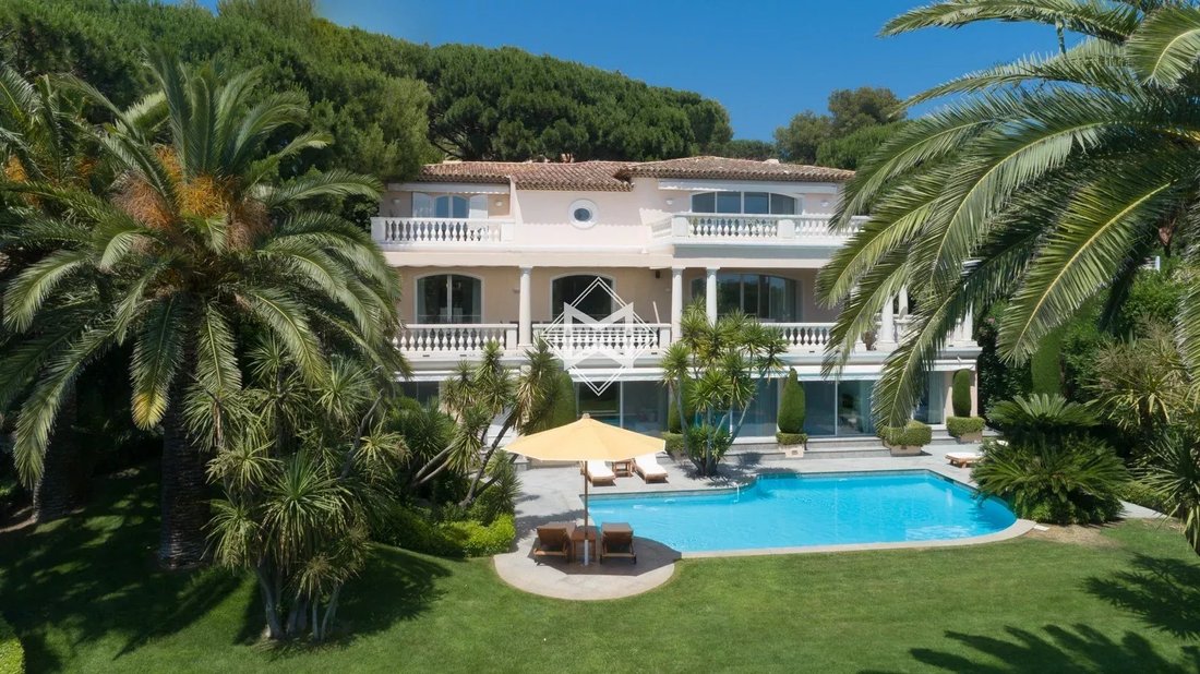 Estate in Ramatuelle, Provence-Alpes-Côte d'Azur, France 1 - 10675453