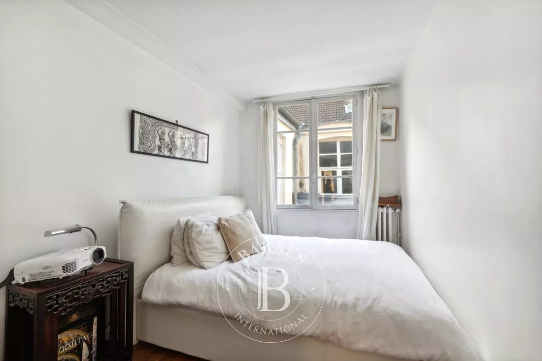 Apartment in Saint Thomas d'Aquin, Paris 7e Arrondissement, Paris 4 - 12337213