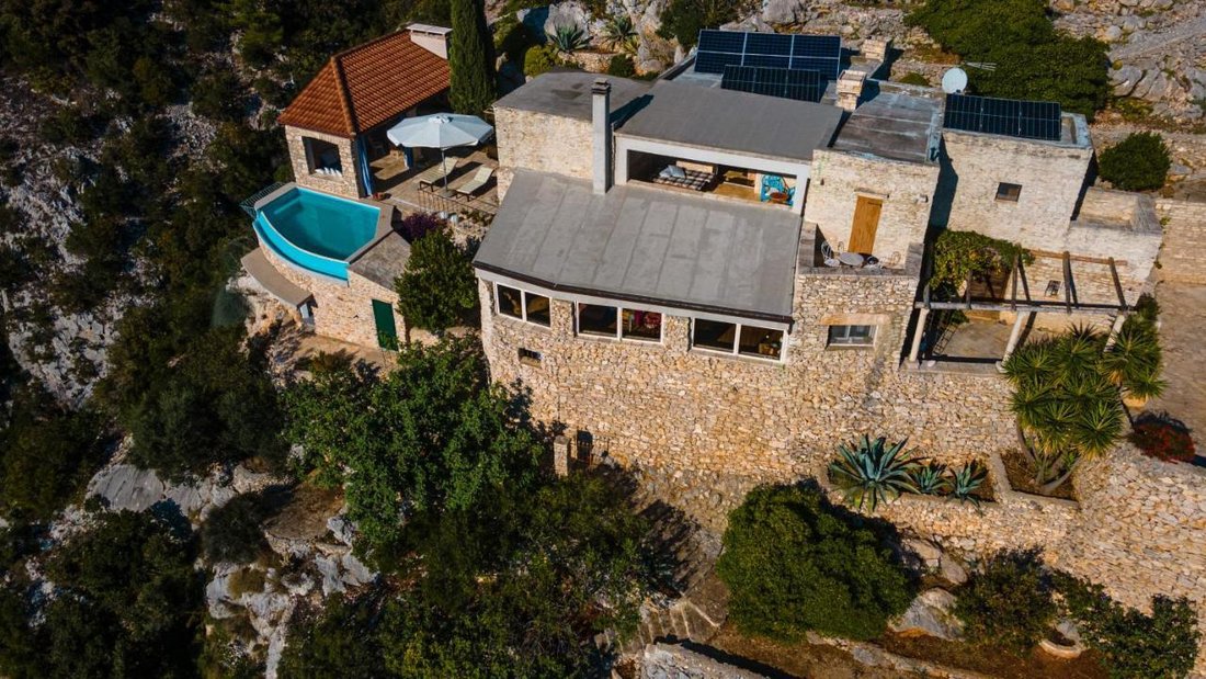 Villa in Gradski kotar Stari grad, Korcula, Dubrovnik-Neretva County 1 - 15178996