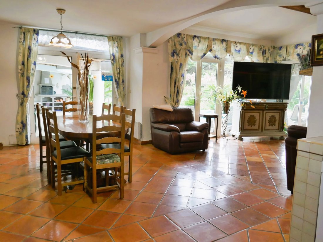 Villa in Nartelle-Noyer-Bellevue-bd des Sardinaux, Sainte-Maxime, France 5 - 12708803
