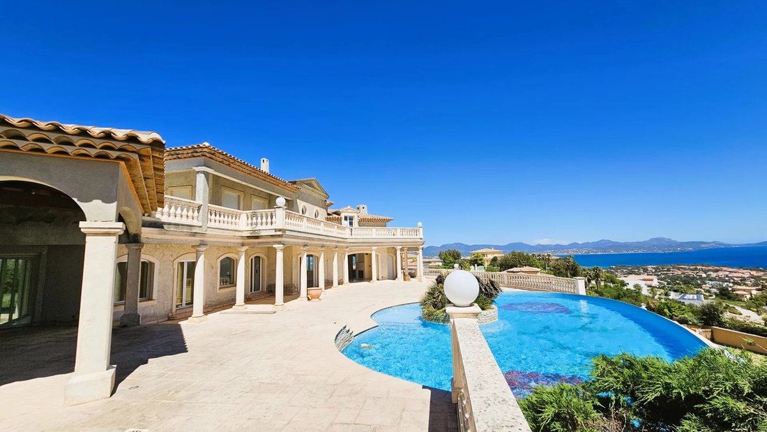 Villa in Les Issambres, Roquebrune-sur-Argens, France 4 - 14240669