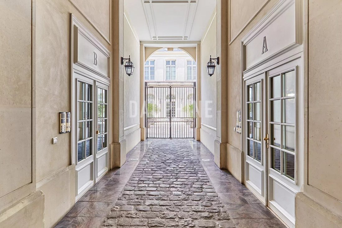 Apartment in Monnaie, Paris 6e Arrondissement, Paris 4 - 15179050