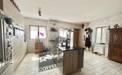 House in Chens-sur-Léman, Auvergne-Rhône-Alpes, France 1