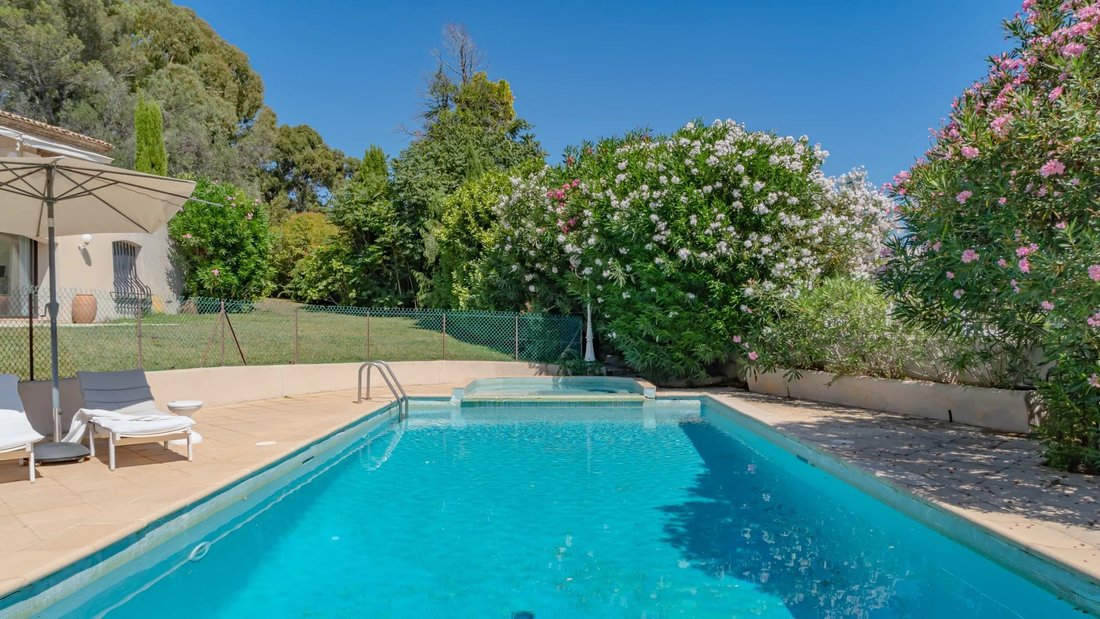 House in Mougins, Provence-Alpes-Côte d'Azur, France 3 - 14605182