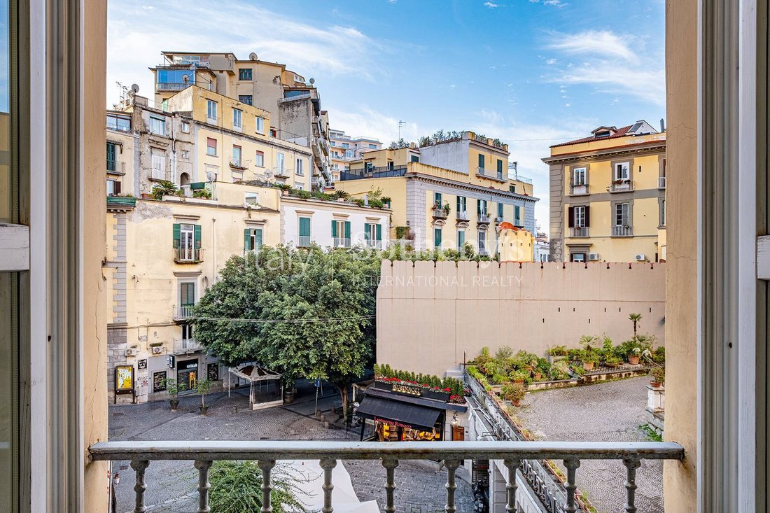 House in Chiaia, Naples, Campania 2 - 15179293