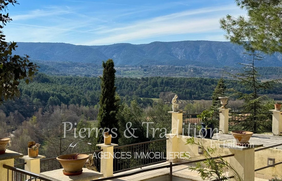 Estate in Goult, Provence-Alpes-Côte d'Azur, France 1 - 14198486
