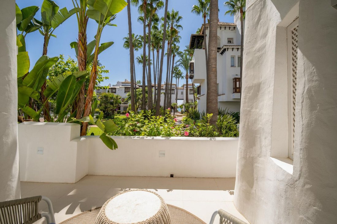 Apartment in Puerto Banus, Marbella, Spain 2 - 15179620