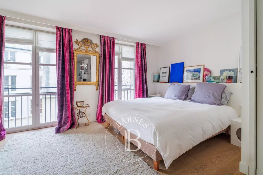 Apartment in Saint Germain des Prés, Paris 6e Arrondissement, Paris 4 - 13709393