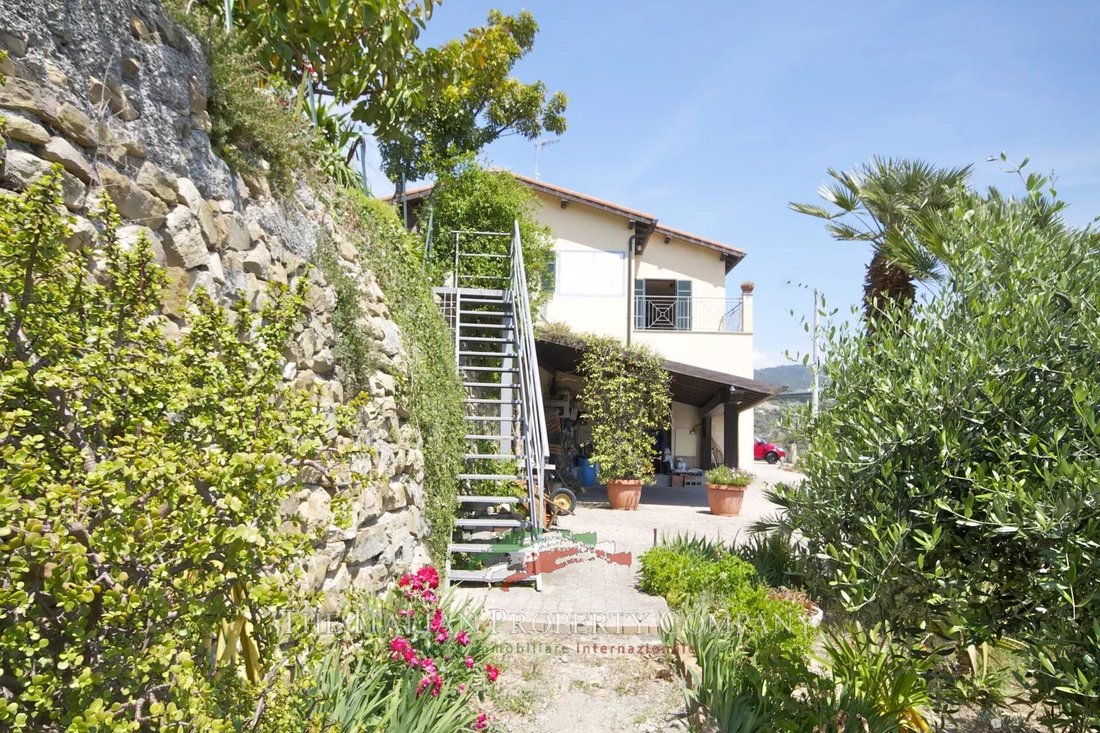 Villa in Bordighera, Liguria, Italy 2 - 12046991