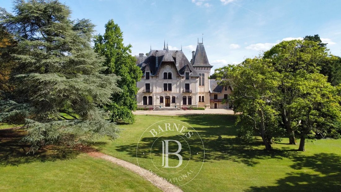 Castle in Châtellerault, Nouvelle-Aquitaine, France 2 - 14017713