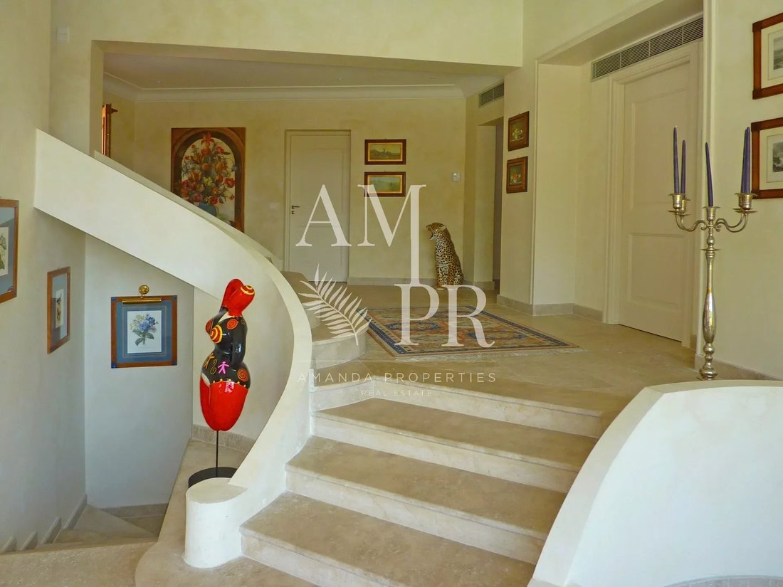 Villa in Opio, Provence-Alpes-Côte d'Azur, France 4 - 10877164