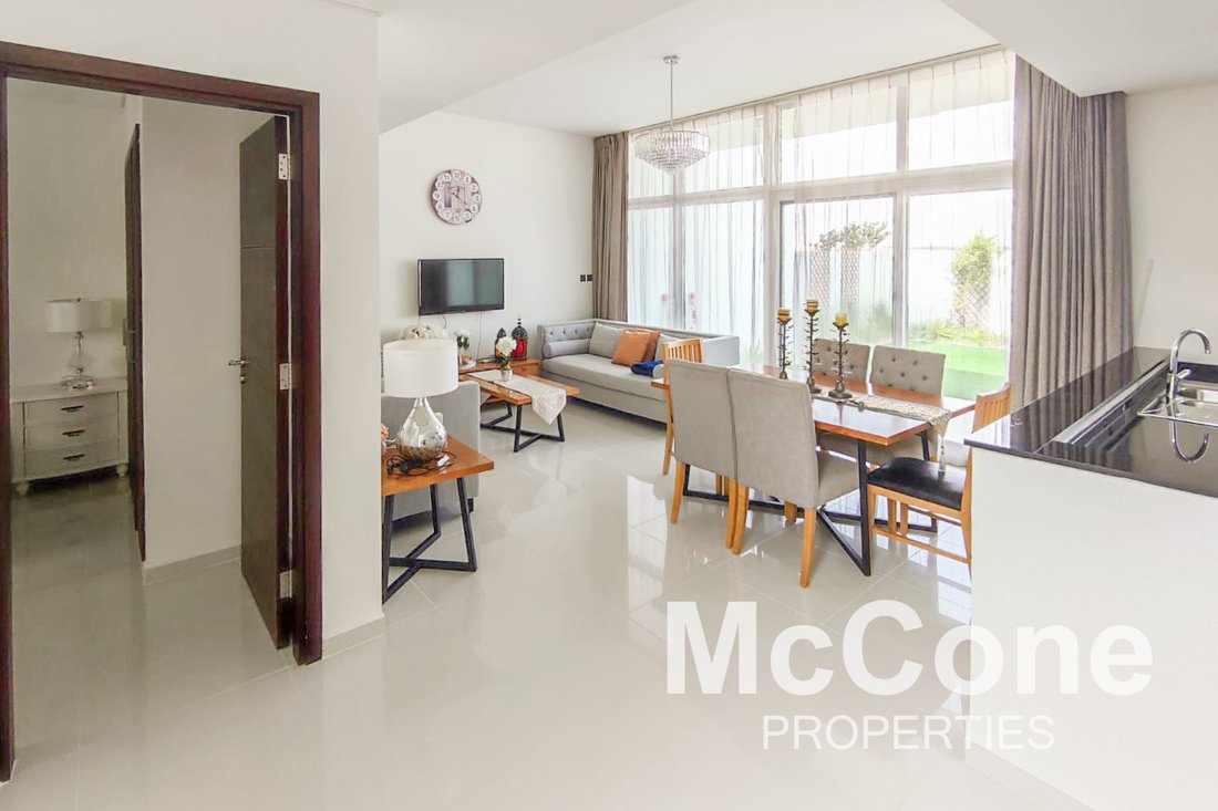 Large Layout | Single Row | Vacant In Dubai, Dubai, United Arab ...
