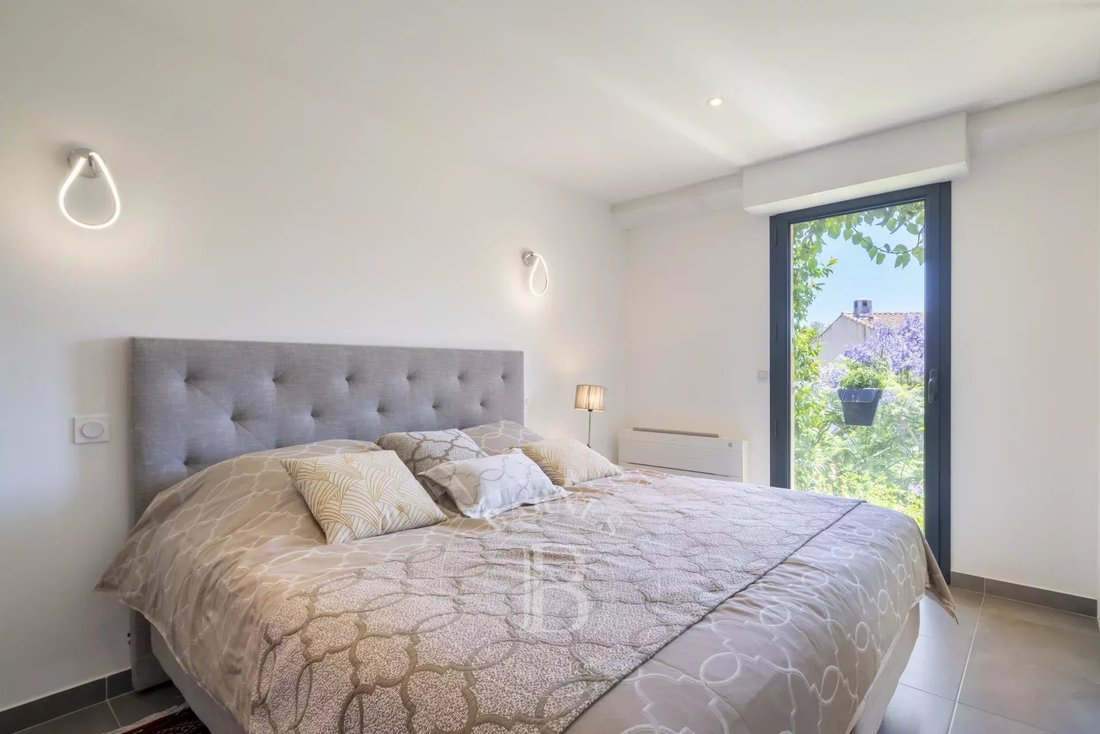Villa in Antibes, Provence-Alpes-Côte d'Azur, France 5 - 14469221
