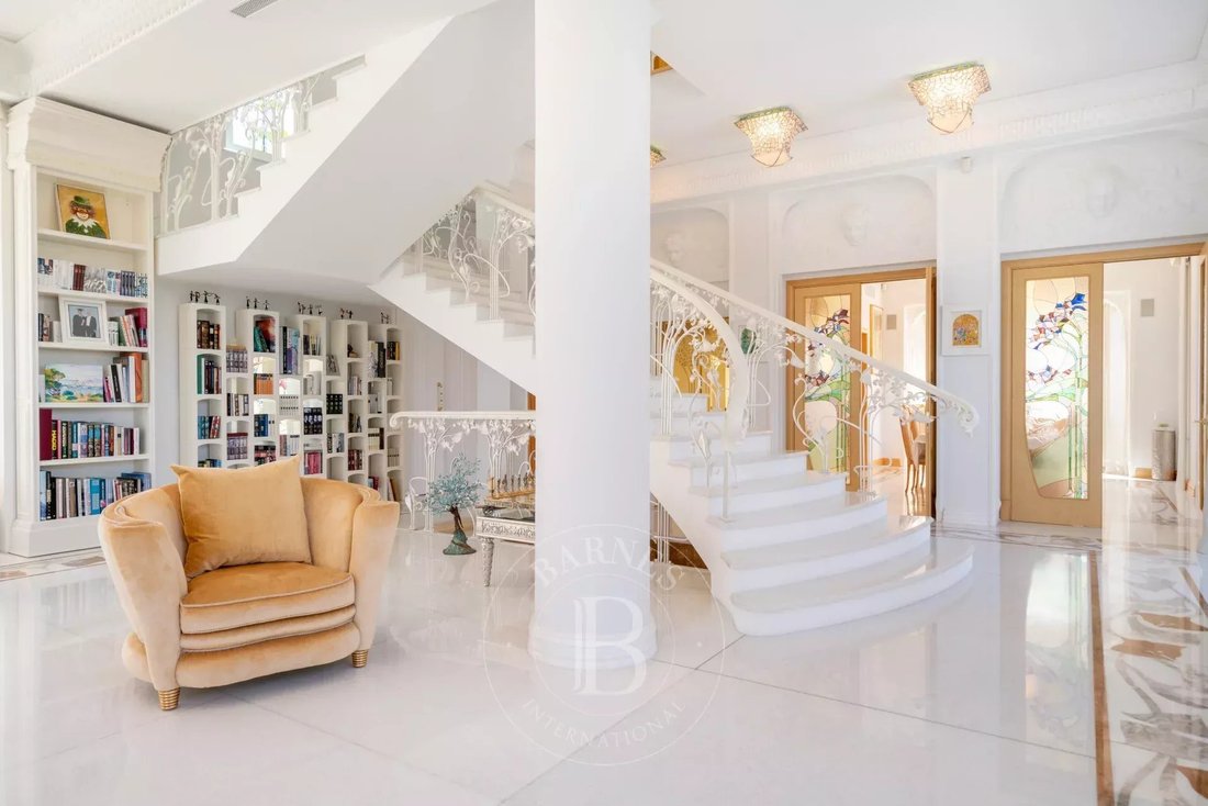 Villa in Antibes, Provence-Alpes-Côte d'Azur, France 4 - 12966817