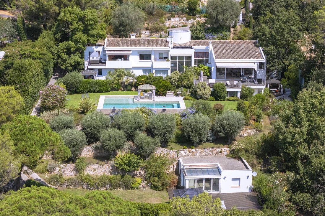 Villa in Valbonne, Provence-Alpes-Côte d'Azur, France 1 - 14576038