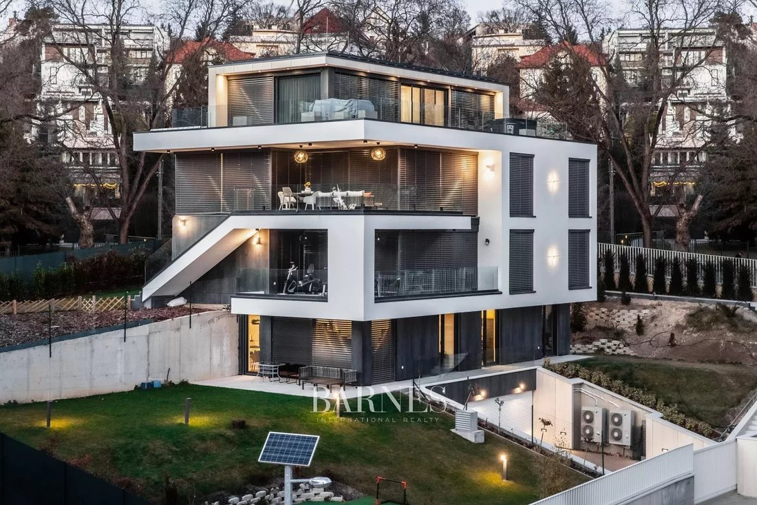 Villa in Budapest, Hungary 2 - 11770873