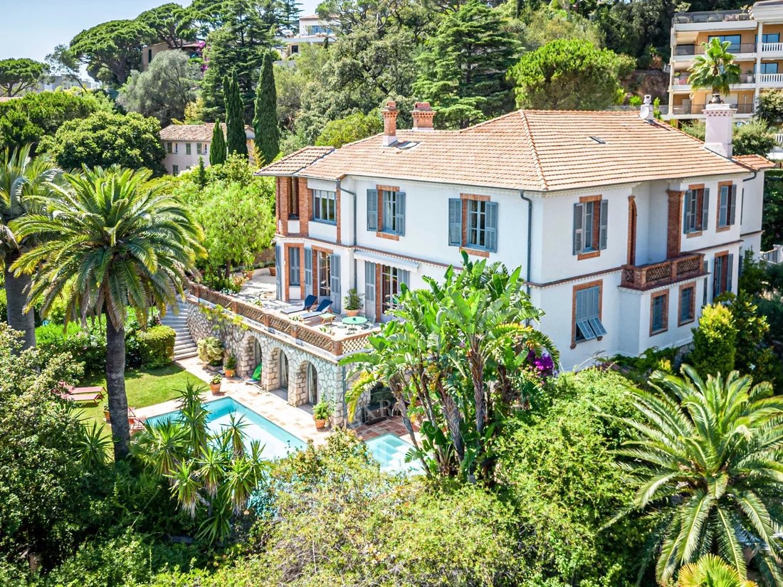 Villa in Cannes, Provence-Alpes-Côte d'Azur, France 1 - 12422148