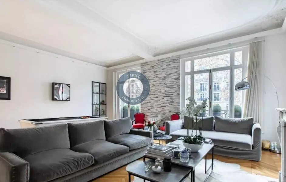 Apartment in Porte Dauphine, Paris 16e Arrondissement, Paris 4 - 14386276