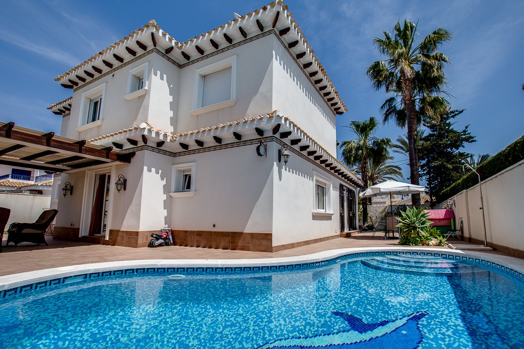 Villa in Cabo Roig, Orihuela, Valencian Community 1 - 12416946