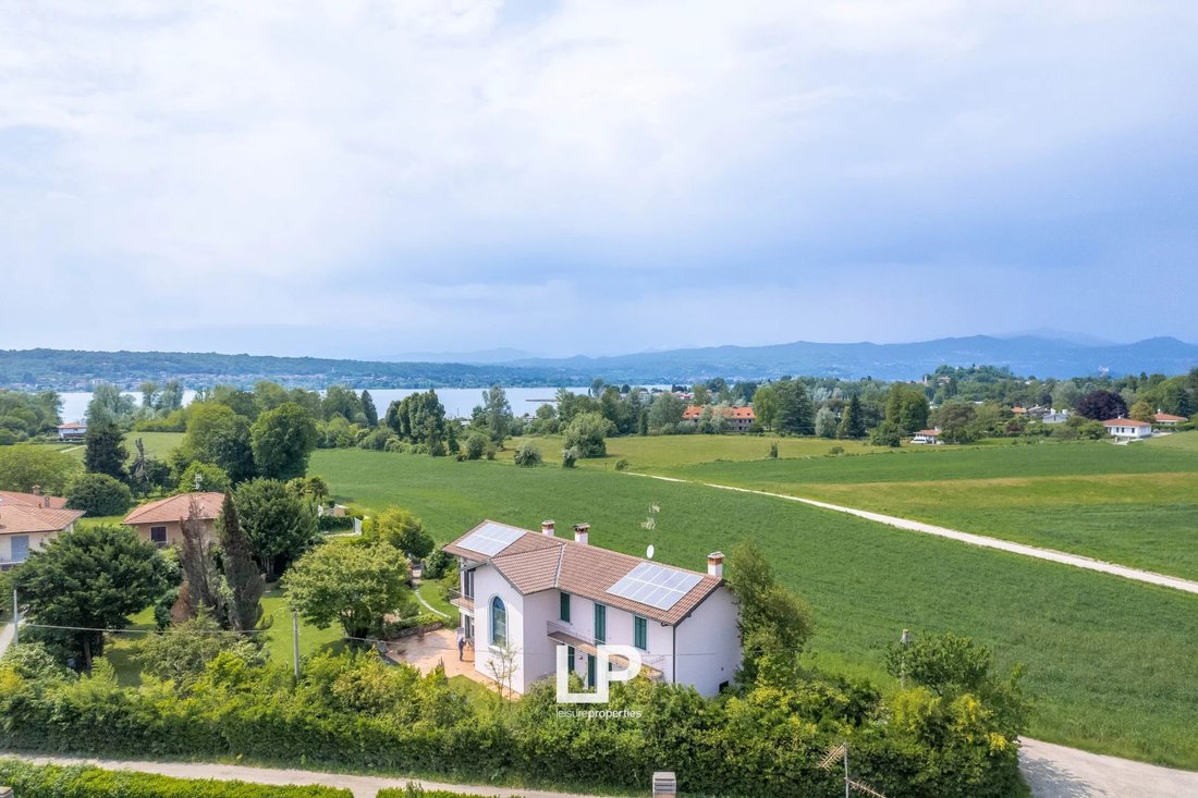 Villa in Sesto Calende, Lombardy, Italy 4 - 13027786