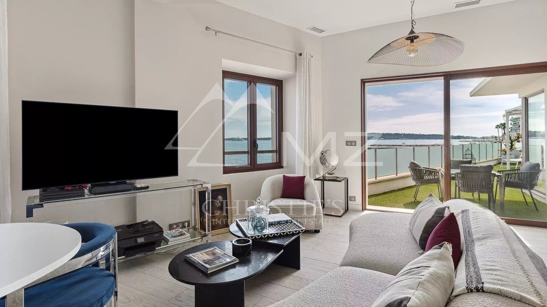 House in Cannes, Provence-Alpes-Côte d'Azur, France 3 - 14005315