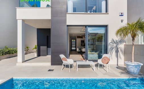Villa in Orihuela, Valencian Community, Spain 1