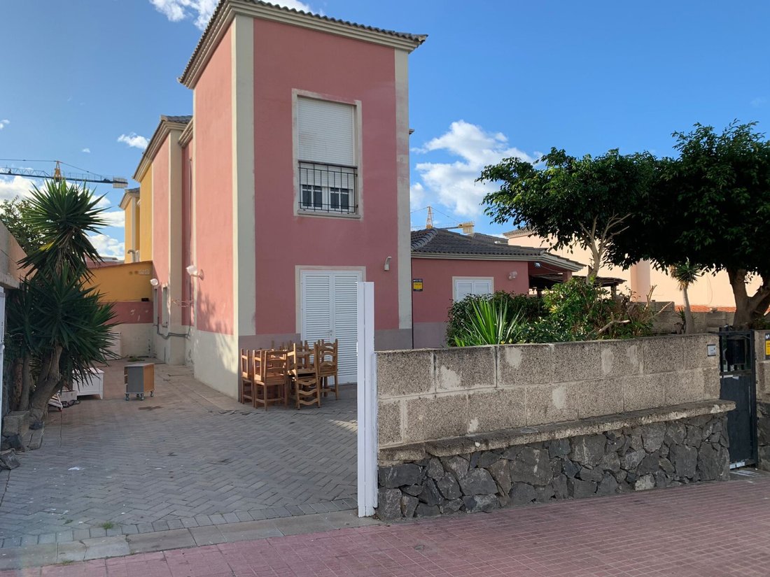 Villa in Costa Adeje, Adeje, Canary Islands 1 - 12416943