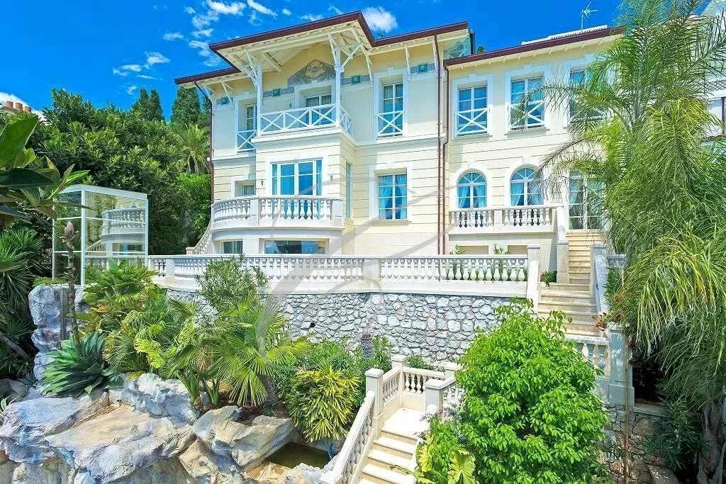 Villa in Cap Martin, Roquebrune-Cap-Martin, France 1 - 11976030