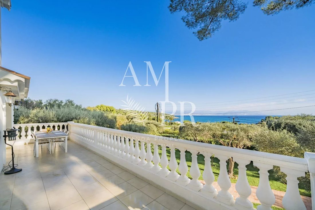 Villa in Antibes, Provence-Alpes-Côte d'Azur, France 5 - 11745185